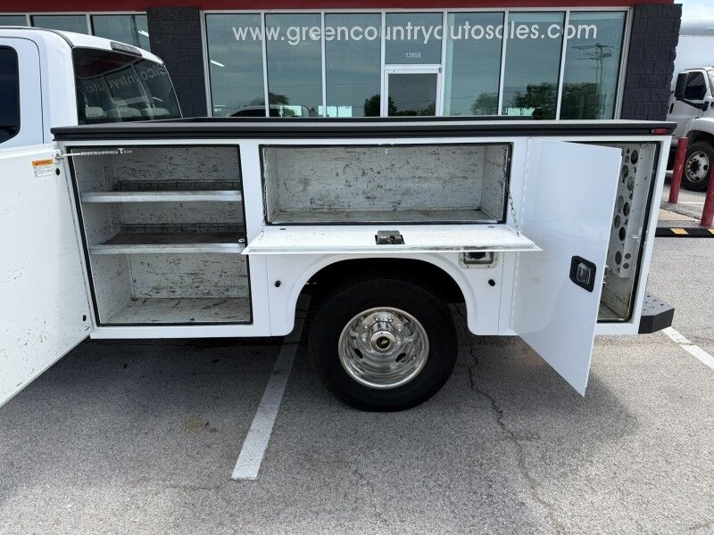 2017 Ford Super Crew F-350 DRW Utility XL Collinsville OK