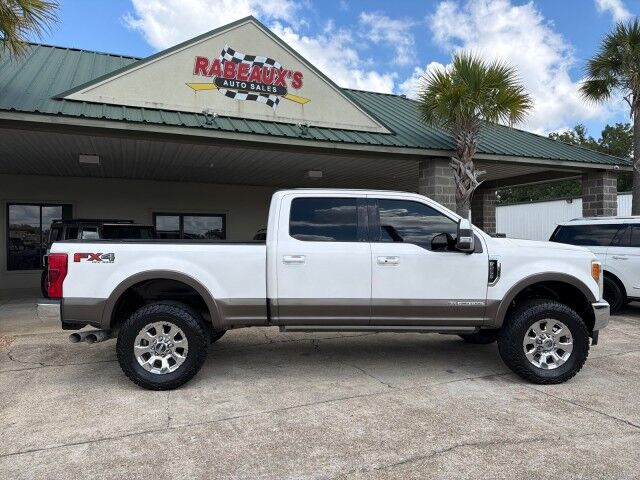 2017 Ford Super Duty F-250 Crew Cab 4WD Lariat