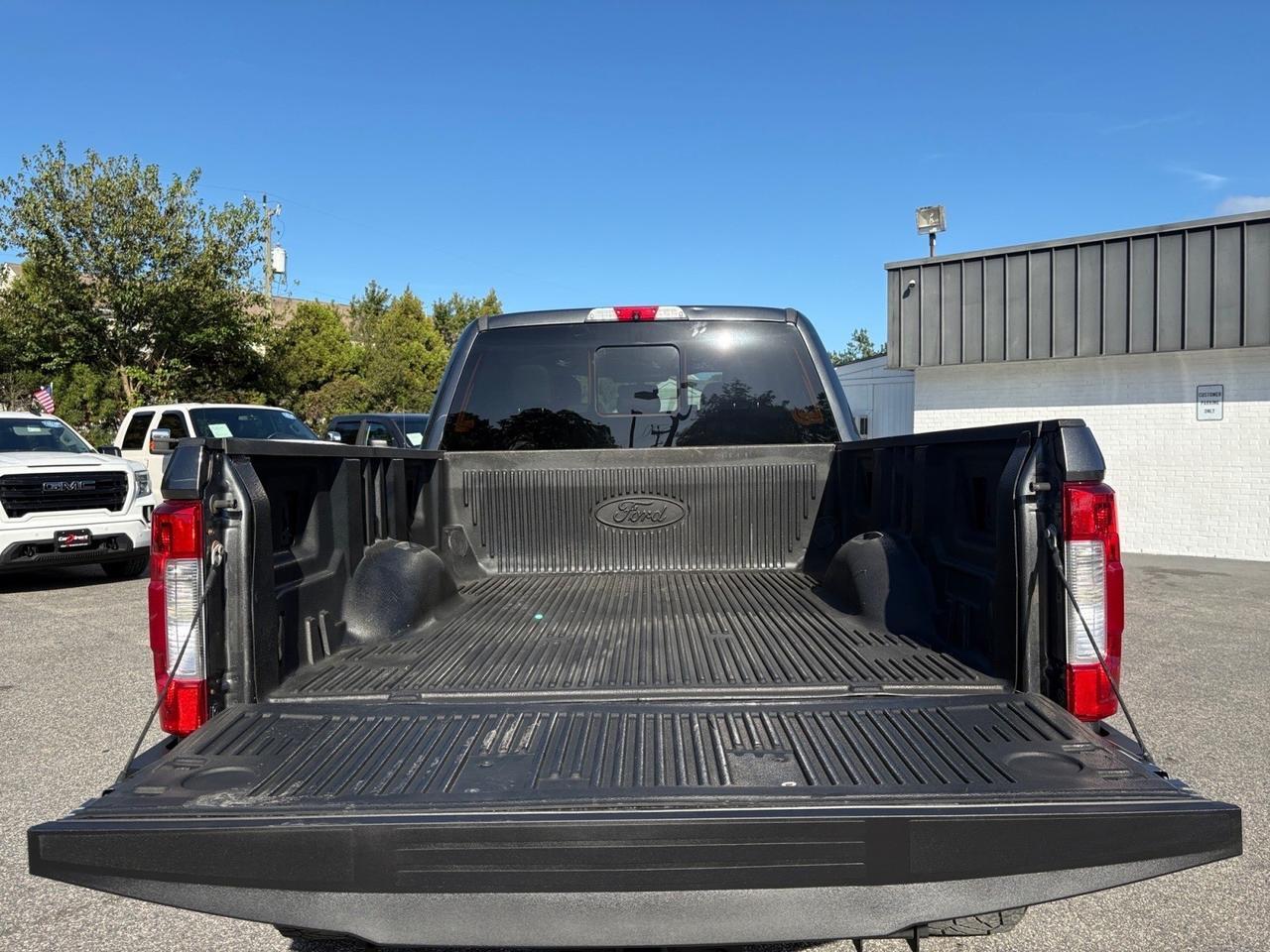 2017 Ford Super Duty F-250 SRW Lariat, CUSTOM XD SERIES WHEELS, FENDER FLARES, RUNNING BOARDS, TOW PACKAGE, BACKUP CAMERA WITH PARKING SENSORS, REMOTE START, NAVIGATION, REAR POWER SLIDING WINDOW, LANE KEEP ASSIST, ONLY 47K MILES, JUST 1 OWNER, CLEAN CARFAX, SUPER DUTY, SUPER RIDE Virginia Beach VA