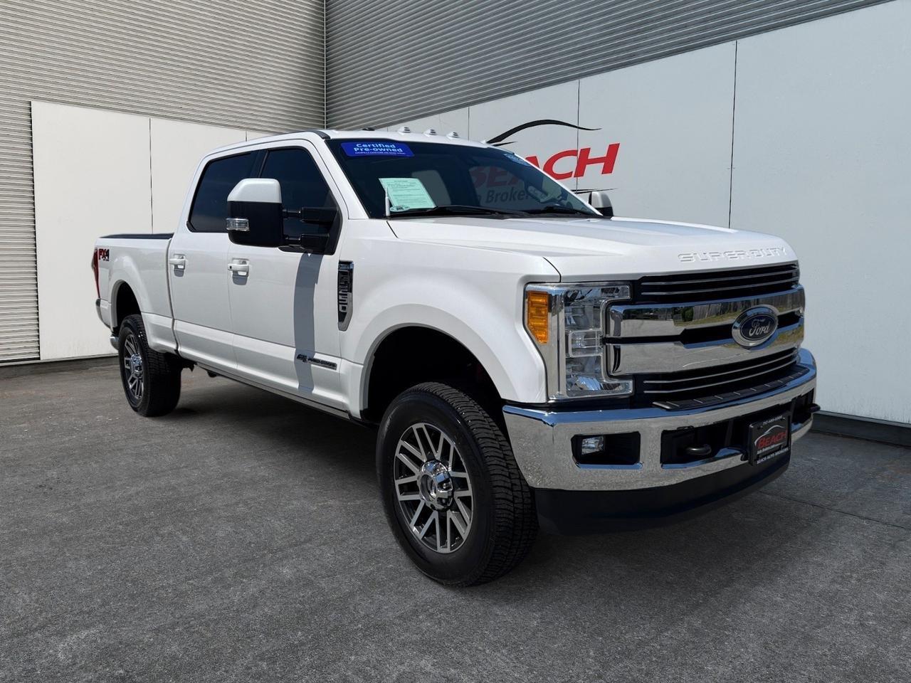 2017 Ford Super Duty F-250 SRW Lariat, MOONROOF, HEATED/VENTILATED SEATS, POWER RUNNING BOARDS, UNIVERSAL GARAGE DOOR OPENER, REMOTE START, POWER SLIDING REAR WINDOW, BED LINER, TOW PACKAGE, TOW HOOKS, BACKUP CAMERA, CLEAN CARFAX, ONLY 1 OWNER!