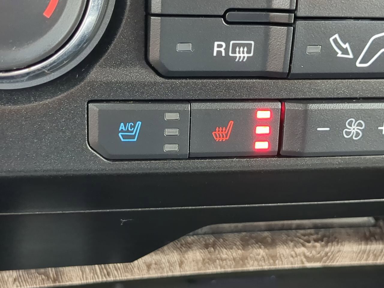 2017 Ford Super Duty F-250 SRW Lariat Winder GA