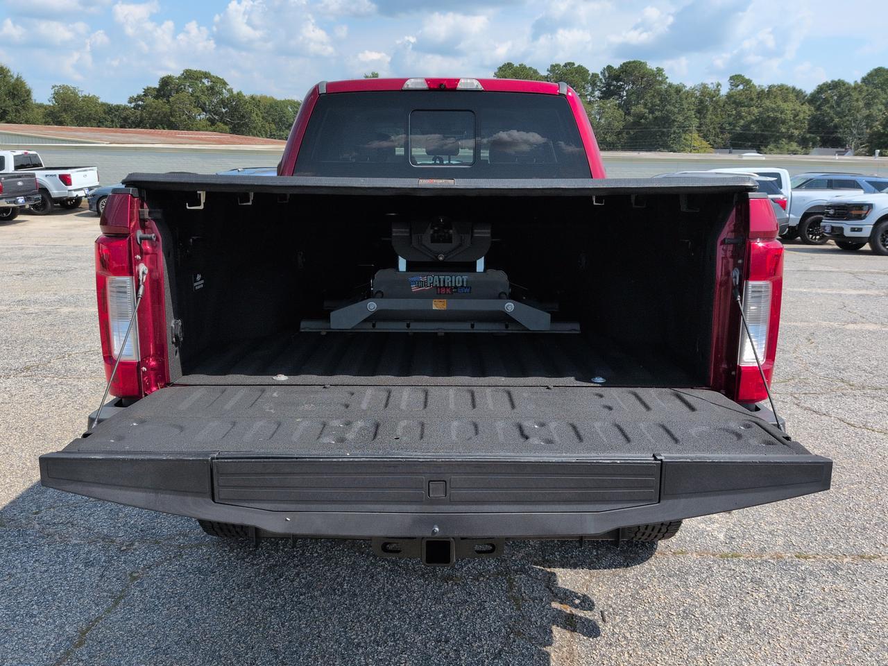 2017 Ford Super Duty F-250 SRW Lariat Winder GA
