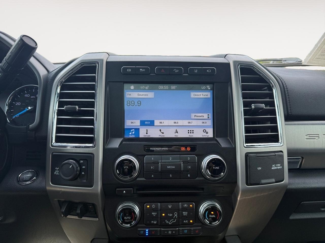 2017 Ford Super Duty F-250 SRW Platinum, HEATED/VENTILATED SEATS, POWER SLIDING REAR WINDOW, TOW HOOKS, TOW PACKAGE, MOONROOF, BACKUP CAMERA, POWER/HEATED MIRRORS, POWER RUNNING BOARDS, KEYLESS ENTRY, POWER FOLDING MIRRORS, TINTED WINDOWS, CLEAN CARFAX! Norfolk VA