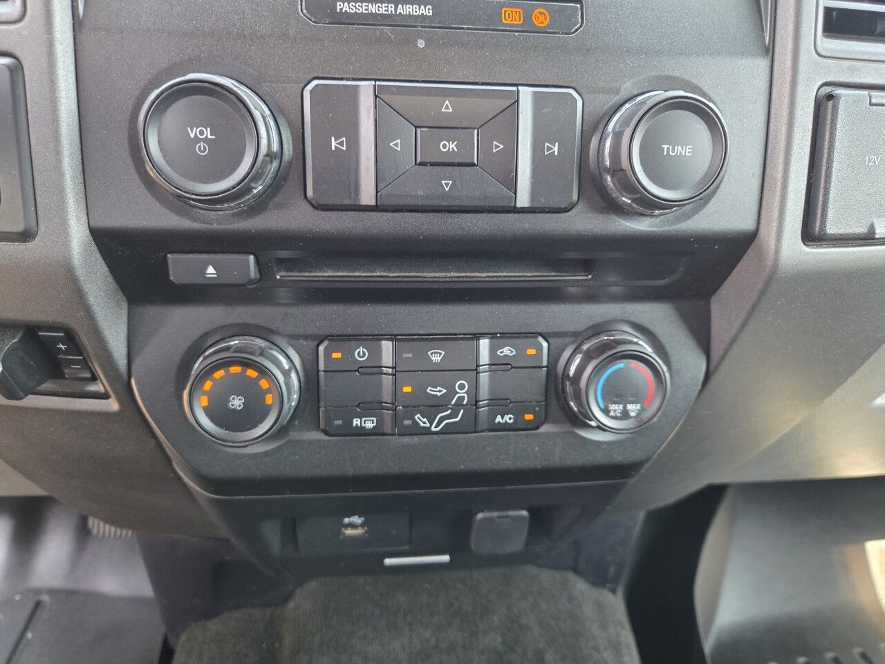2017 Ford Super Duty F-250 SRW XLT Charlton MA