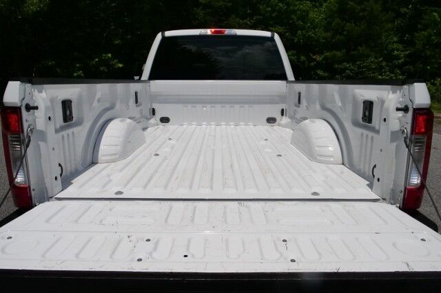 2017 Ford Super Duty F-250 XL 4X4 / 6.2L V8 / Long Bed / Regular Cab! High Point NC