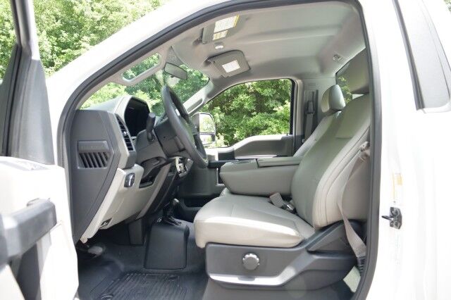 2017 Ford Super Duty F-250 XL 4X4 / 6.2L V8 / Long Bed / Regular Cab! High Point NC