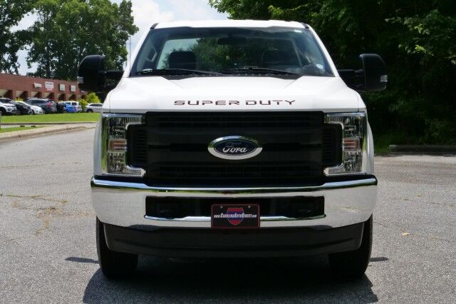 2017 Ford Super Duty F-250 XL 4X4 / 6.2L V8 / Long Bed / Regular Cab! High Point NC