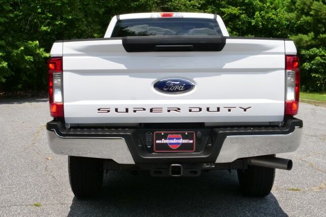 2017 Ford Super Duty F-250 XL 4X4 / 6.2L V8 / Long Bed / Regular Cab! High Point NC