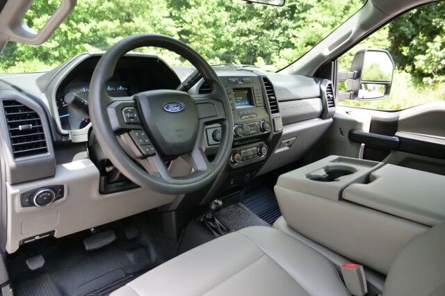 2017 Ford Super Duty F-250 XL 4X4 / 6.2L V8 / Long Bed / Regular Cab! High Point NC