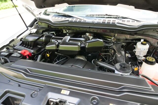 2017 Ford Super Duty F-250 XL 4X4 / 6.2L V8 / Long Bed / Regular Cab! High Point NC