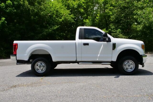 2017 Ford Super Duty F-250 XL 4X4 / 6.2L V8 / Long Bed / Regular Cab! High Point NC