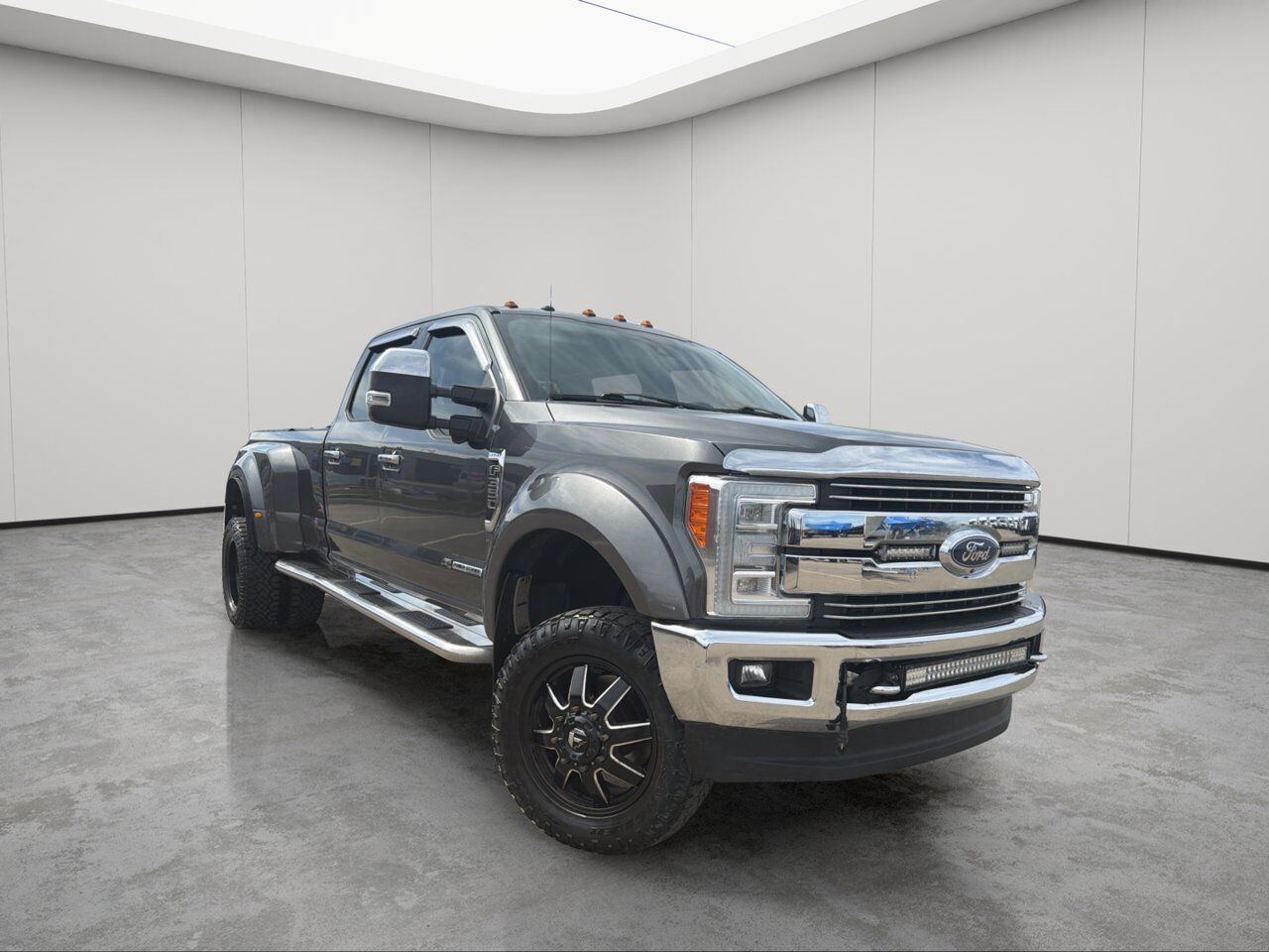 2017 Ford Super Duty F-350 DRW Lariat