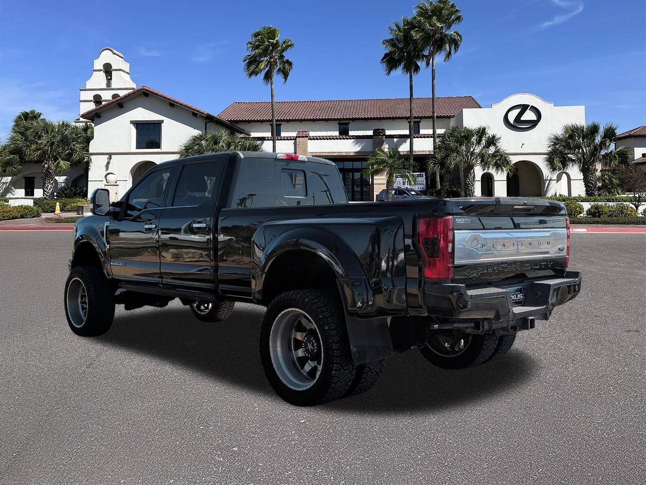 2017 Ford Super Duty F-350 DRW Platinum