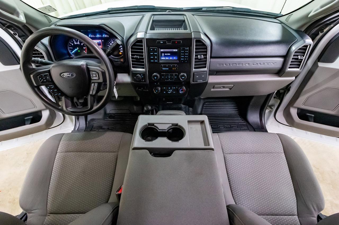 2017 Ford Super Duty F-350 SRW CREW CAB XLT DECK Red Deer AB