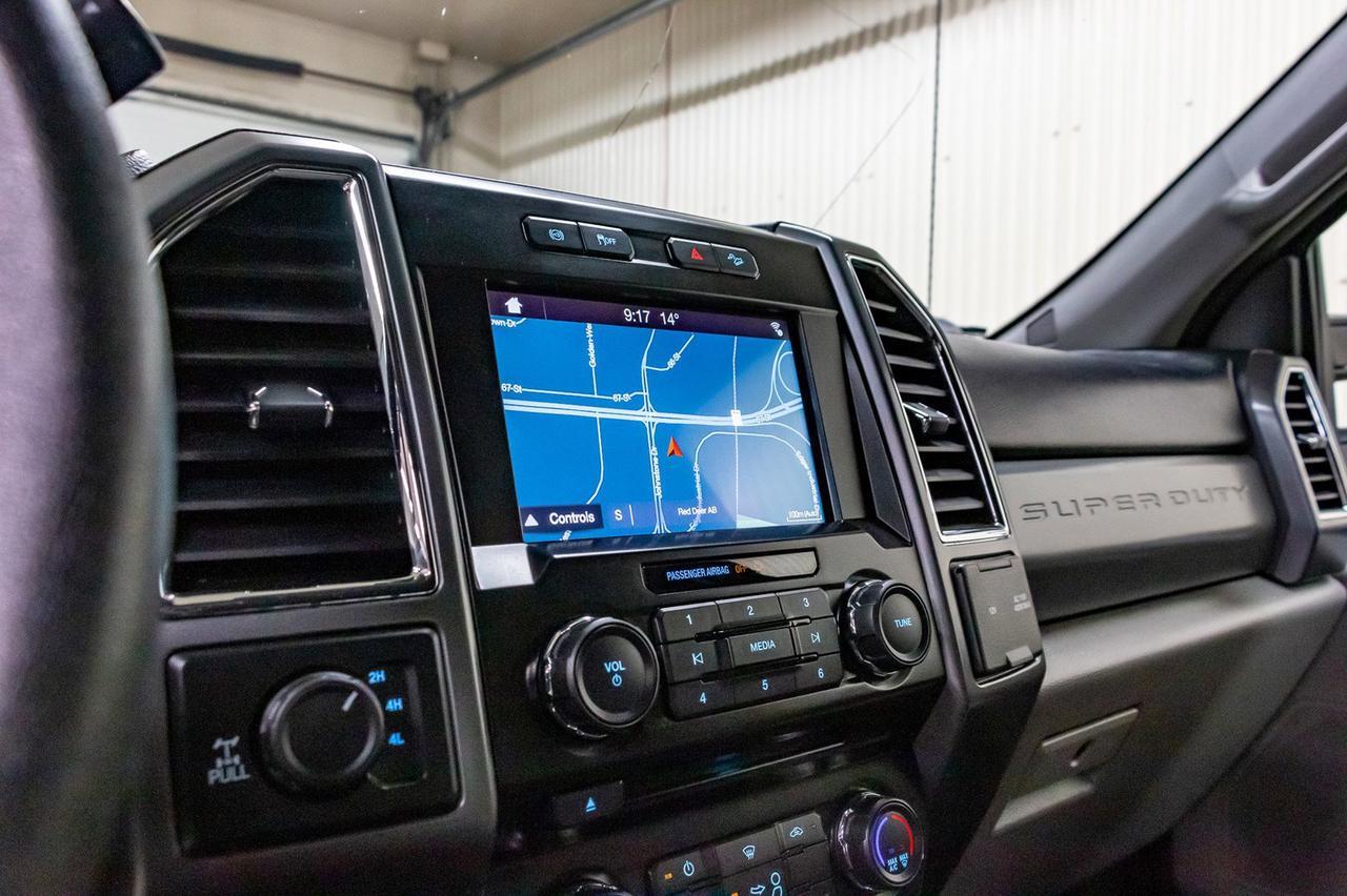 2017 Ford Super Duty F-350 SRW CREW CAB XLT FX4 Red Deer AB