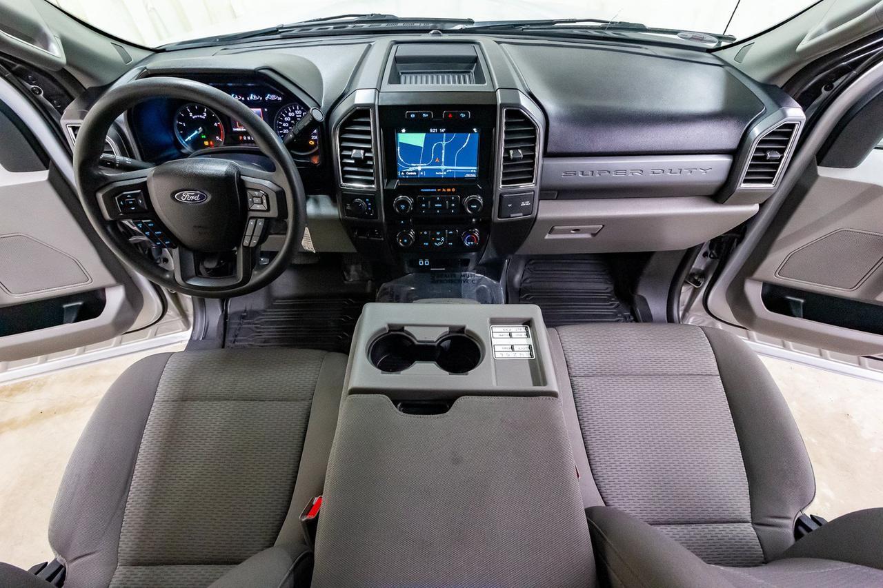 2017 Ford Super Duty F-350 SRW CREW CAB XLT FX4 Red Deer AB