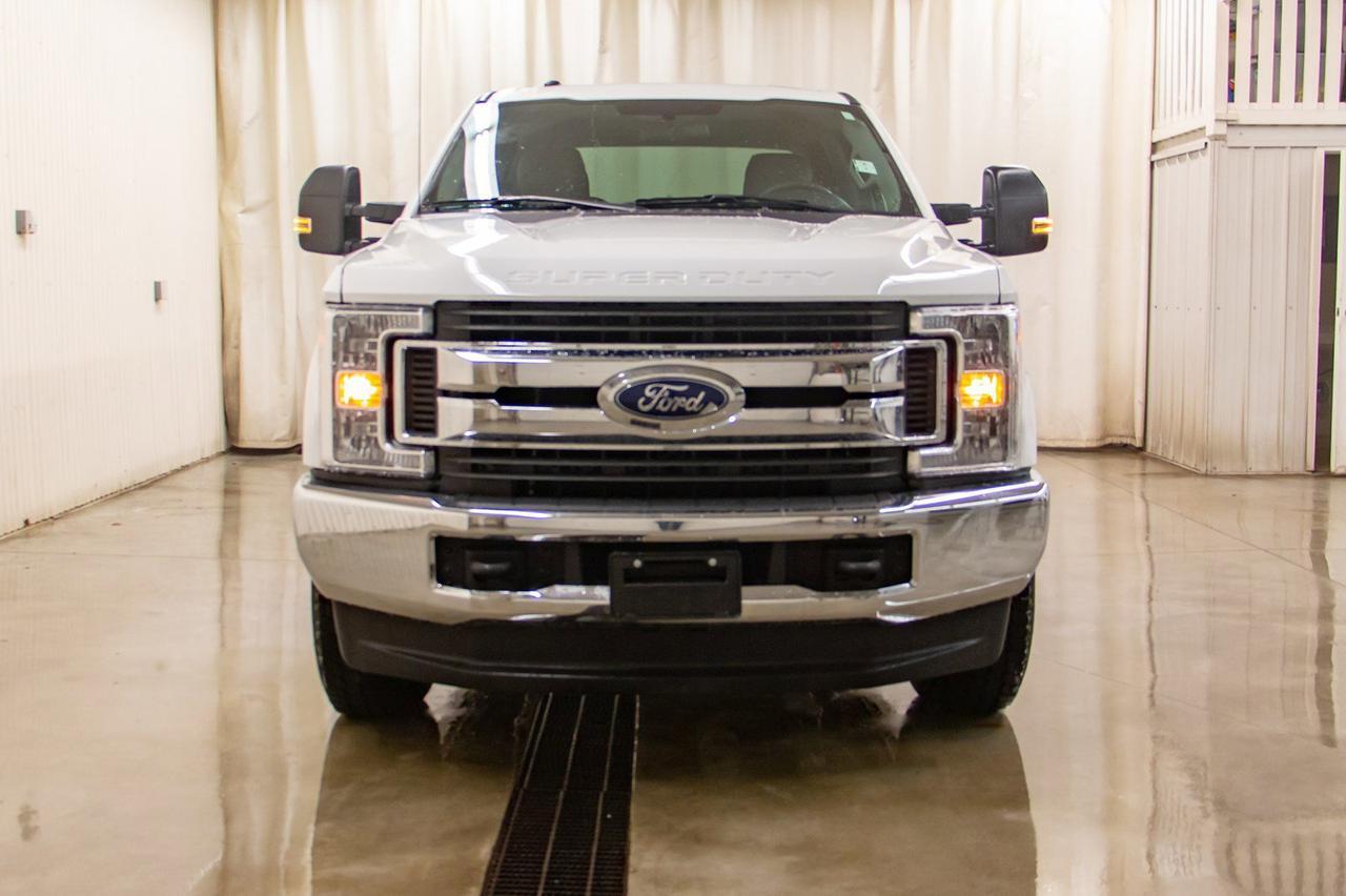 2017 Ford Super Duty F-350 SRW CREW-CAB XLT LWB Red Deer AB