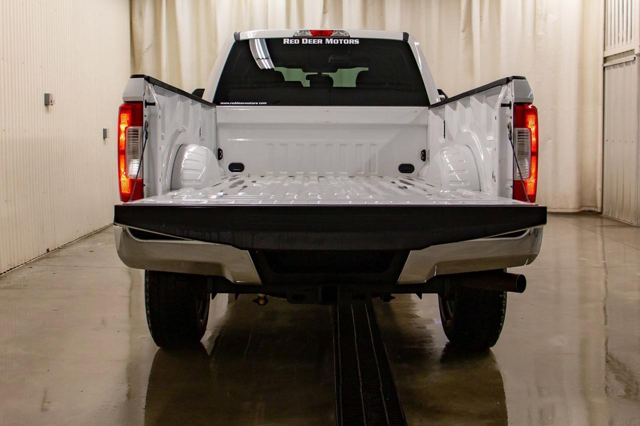 2017 Ford Super Duty F-350 SRW CREW-CAB XLT LWB Red Deer AB