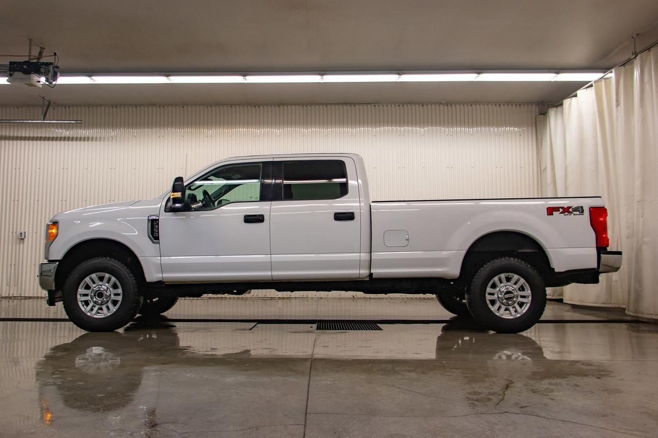 2017 Ford Super Duty F-350 SRW CREW-CAB XLT LWB Red Deer AB