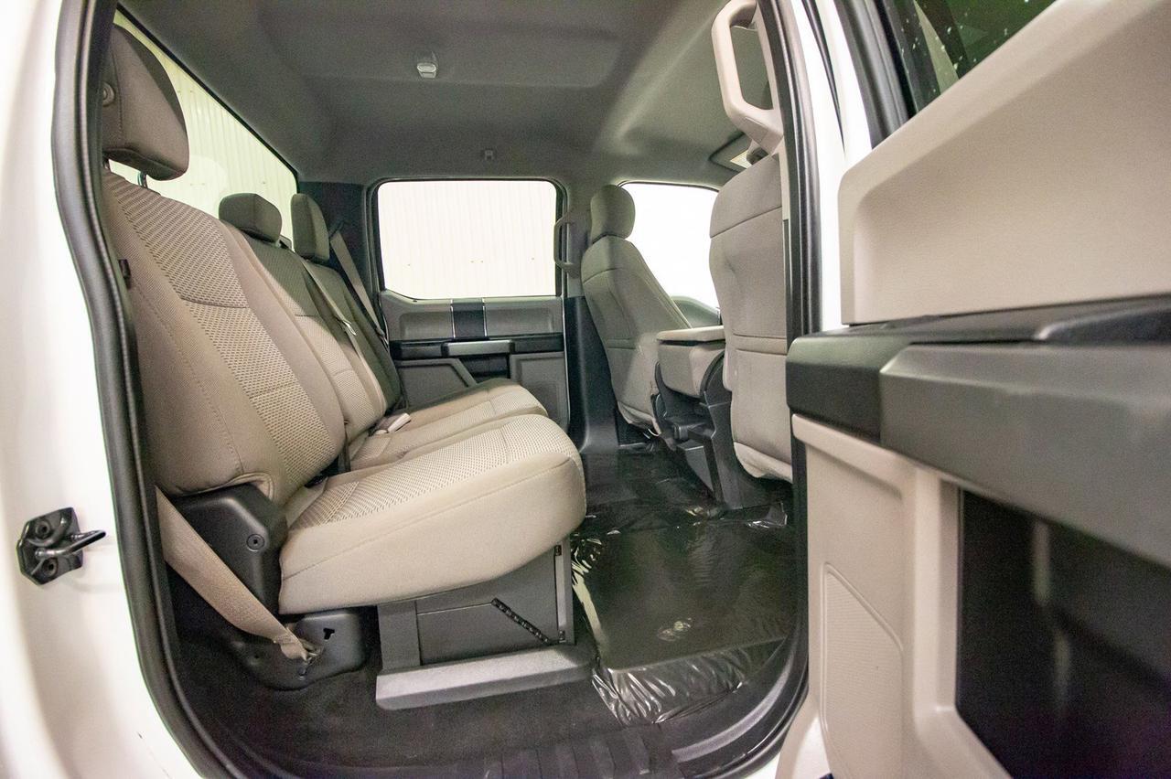 2017 Ford Super Duty F-350 SRW CREW-CAB XLT LWB Red Deer AB