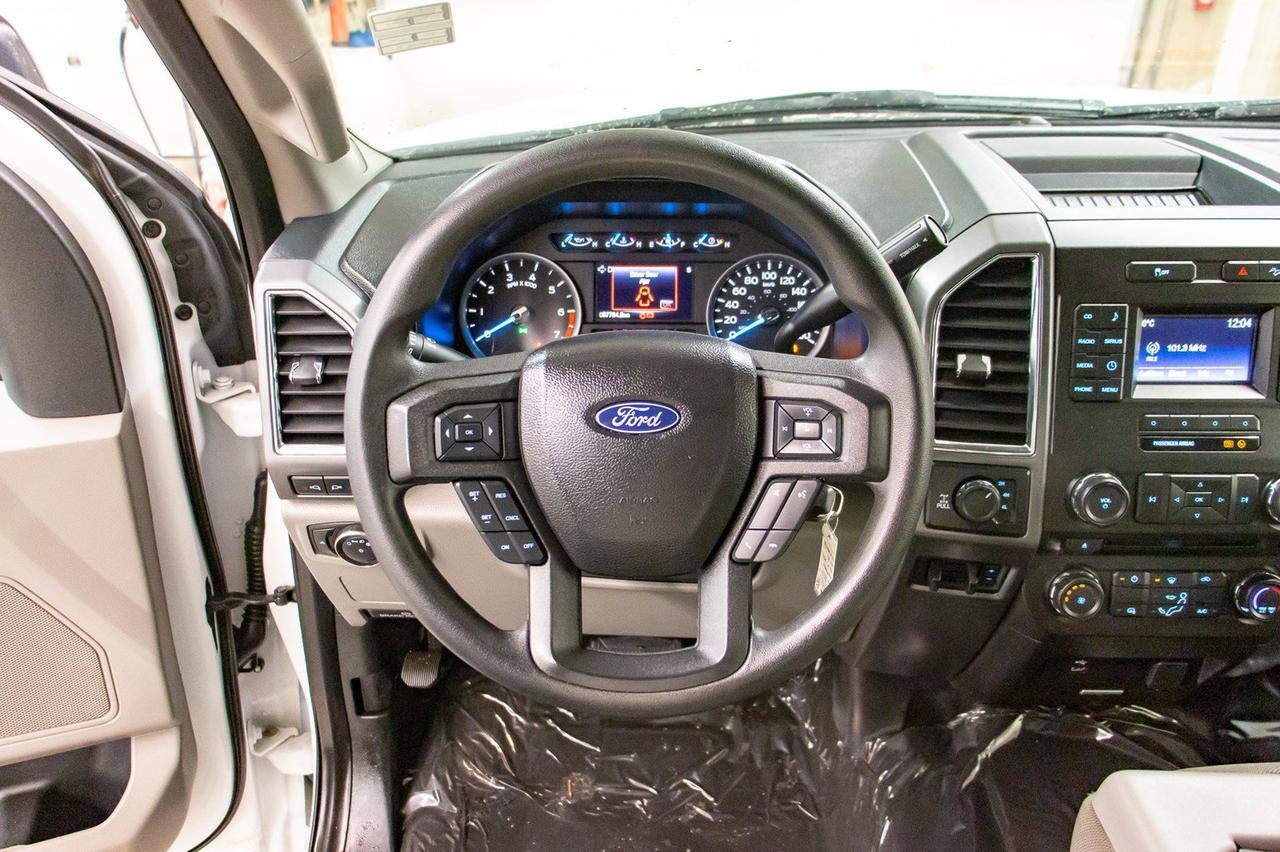 2017 Ford Super Duty F-350 SRW CREW-CAB XLT LWB Red Deer AB