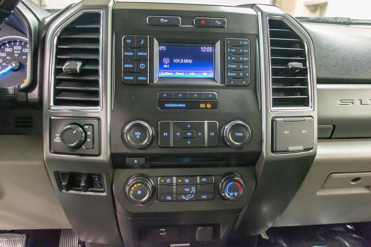 2017 Ford Super Duty F-350 SRW CREW-CAB XLT LWB Red Deer AB