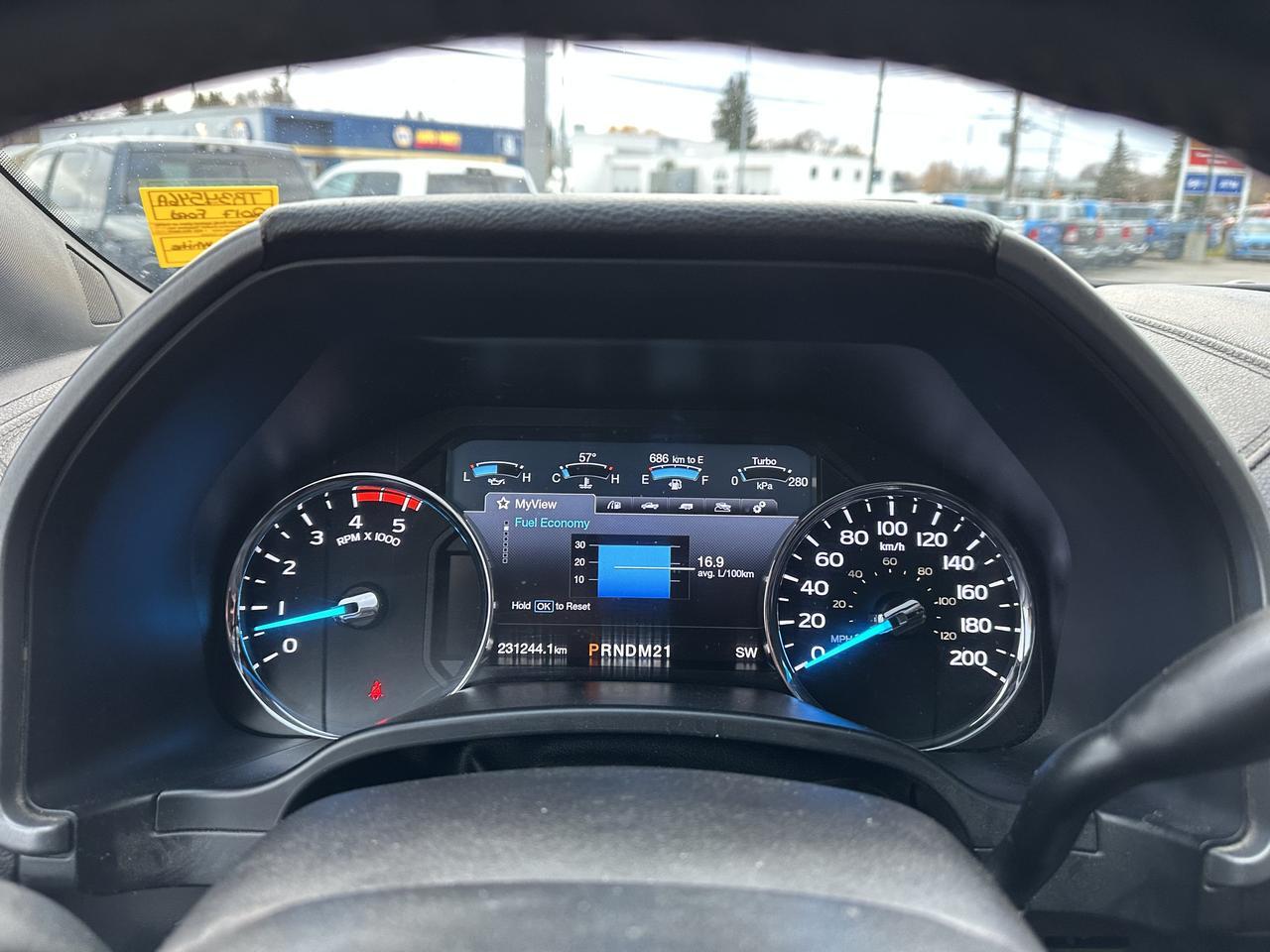 2017 Ford Super Duty F-350 SRW Crew Cab 4WD | Platinum | DELETED | Fuel Wheels | Massage Seats | Pano Sunroof | 5th Wheel Prep Redwater AB