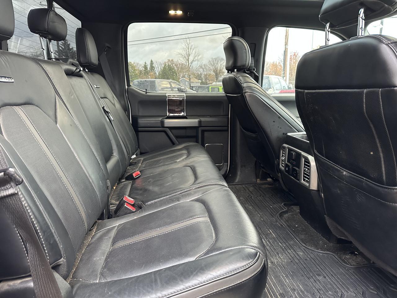 2017 Ford Super Duty F-350 SRW Crew Cab 4WD | Platinum | DELETED | Fuel Wheels | Massage Seats | Pano Sunroof | 5th Wheel Prep Redwater AB