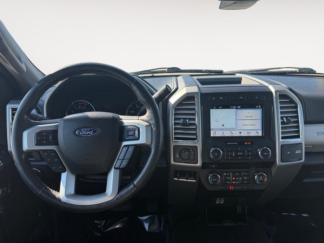 2017 Ford Super Duty F-350 SRW Lariat, HEATED AND VENTILATED SEATS, MOONROOF, NAVIGATION, POWER SLIDING REAR WINDOW, TOW PACKAGE, RUNNING BAORDS, POWER FOLDING MIRRORS, BLUETOOTH, LOW MILES, CLEAN CARFAX!