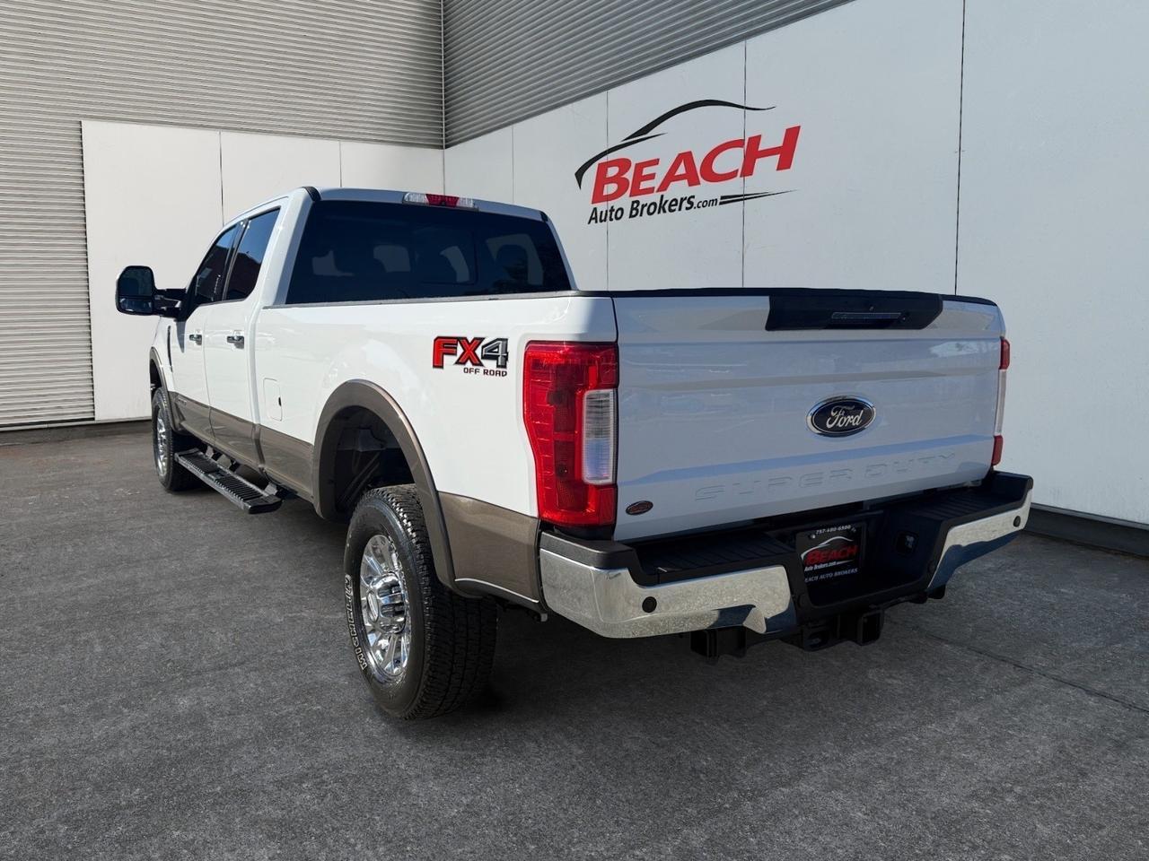 2017 Ford Super Duty F-350 SRW Lariat, HEATED AND VENTILATED SEATS, MOONROOF, NAVIGATION, POWER SLIDING REAR WINDOW, TOW PACKAGE, RUNNING BAORDS, POWER FOLDING MIRRORS, BLUETOOTH, LOW MILES, CLEAN CARFAX! Norfolk VA