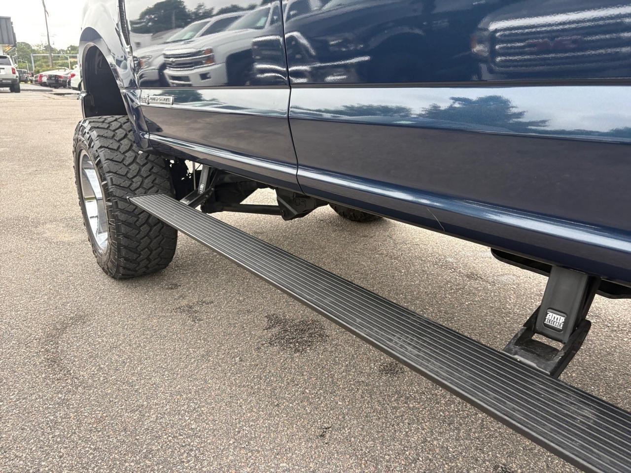 2017 Ford Super Duty F-350 SRW Lariat, LANE KEEP ASSIST, BLIND SPOT ALERT, POWER RUNNING BOARDS, MOONROOF, GO BIG AND GO HOME IN THIS F-350, Virginia Beach VA