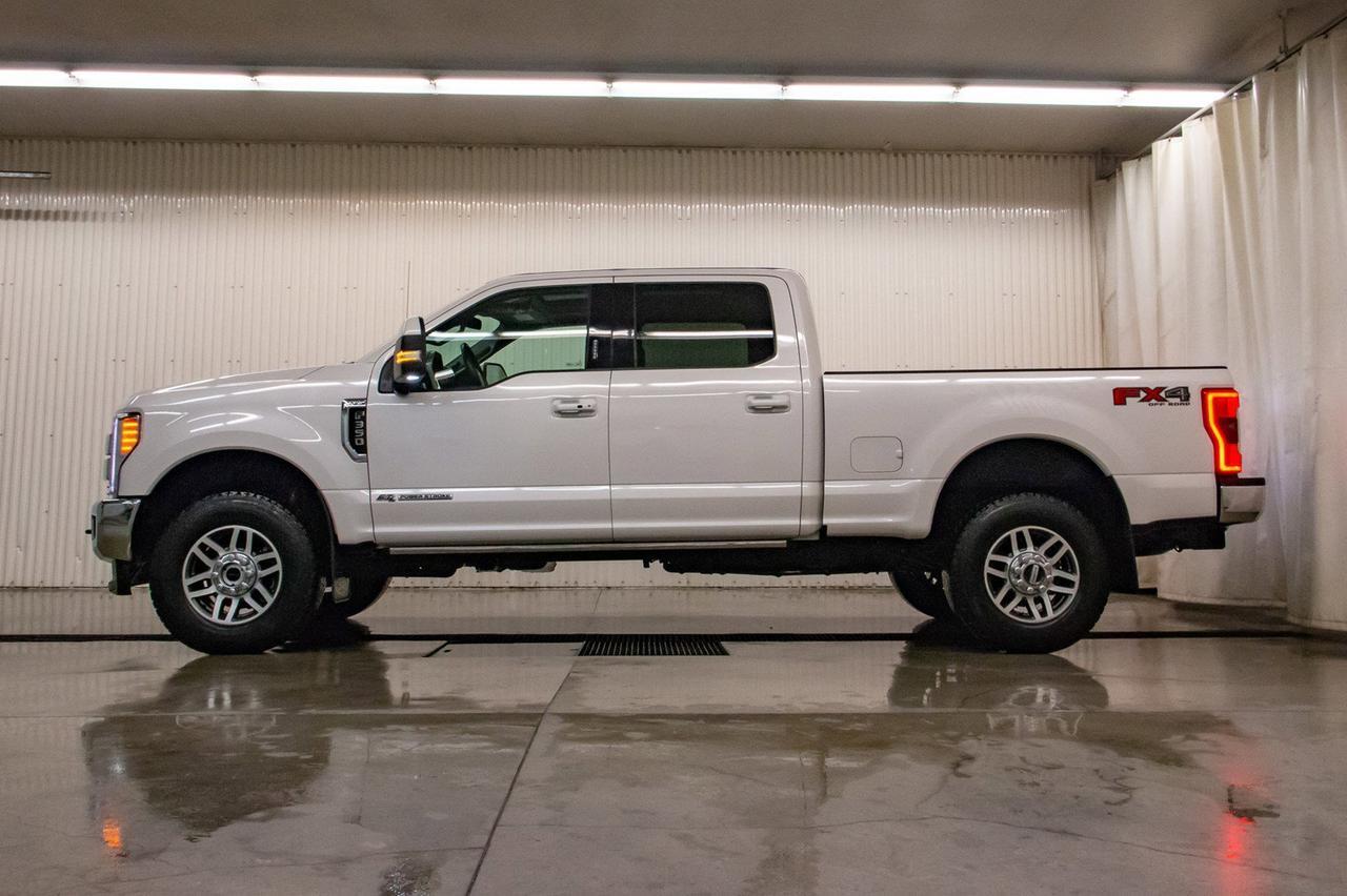 2017 Ford Super Duty F-350 SRW Lariat Red Deer AB