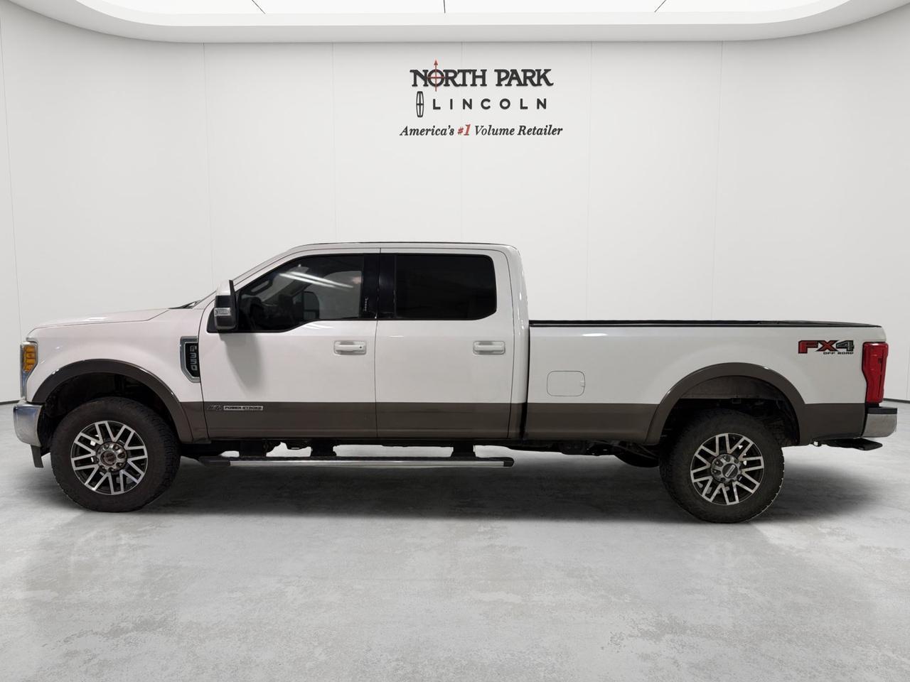 2017 Ford Super Duty F-350 SRW Lariat