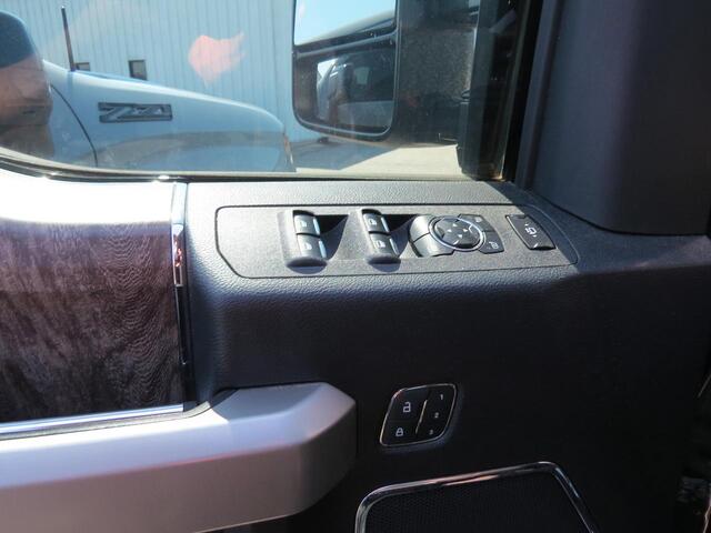 2017 Ford Super Duty F-350 SRW Platinum 4WD Crew Cab 8' Box Wilson NC