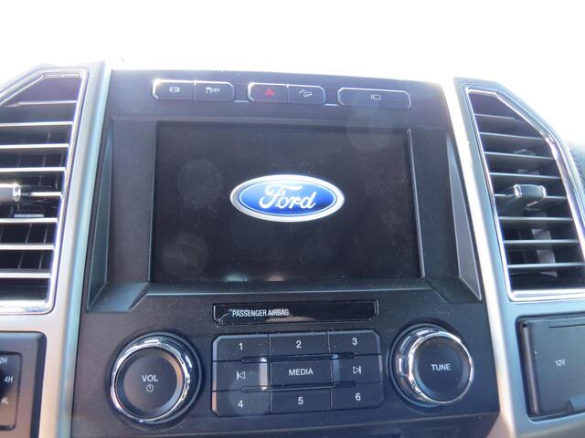 2017 Ford Super Duty F-350 SRW Platinum 4WD Crew Cab 8' Box Wilson NC