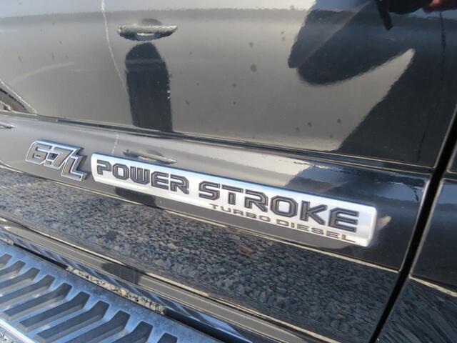 2017 Ford Super Duty F-350 SRW Platinum 4WD Crew Cab 8' Box Wilson NC