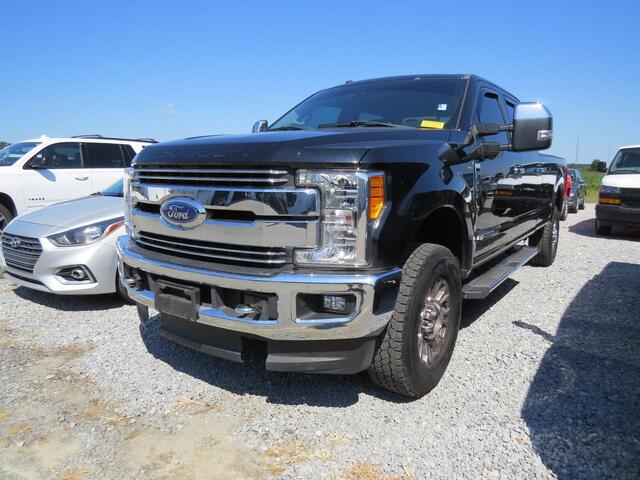 2017 Ford Super Duty F-350 SRW Platinum 4WD Crew Cab 8' Box Wilson NC