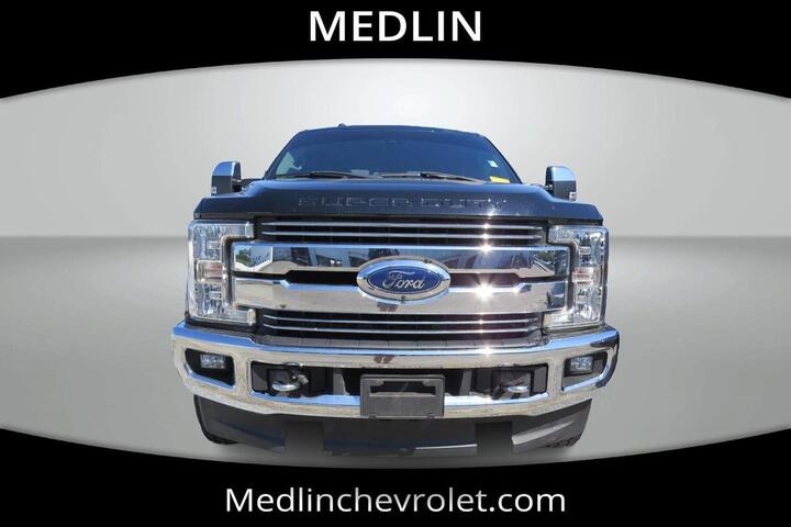 2017 Ford Super Duty F-350 SRW Platinum 4WD Crew Cab 8' Box Wilson NC