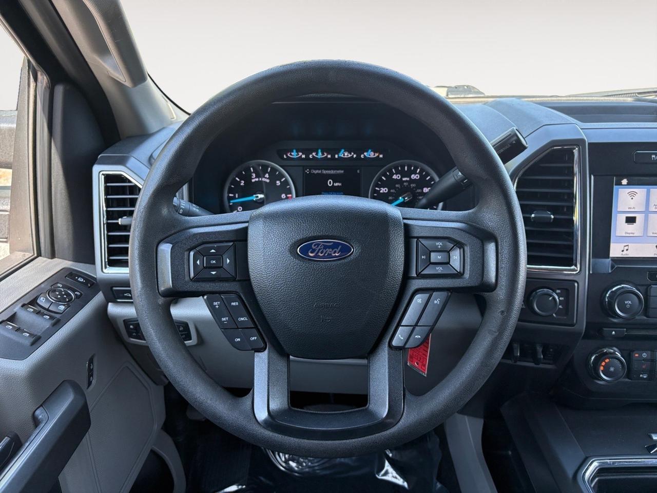 2017 Ford Super Duty F-350 SRW XLT, 5TH WHEEL/GOOSENECK TOW PACKAGE, REMOTE START, POWER MOONROOF TWIN PANEL, HEATED SEATS, REMOVABLE TAILGATE WITH LIFT ASSIST, BACKUP CAMERA, PARKING SENSORS, LOW MILEAGE, GO BIG & TAKE HOME THIS SUPER DUTY! Virginia Beach VA