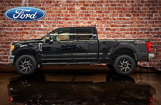 2017 Ford Super Duty F-350 SRW XLT Red Deer AB