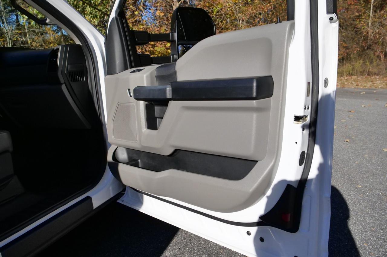 2017 Ford Super Duty F-350 XL / DRW / Reading SL Service Body! Lincolnton NC