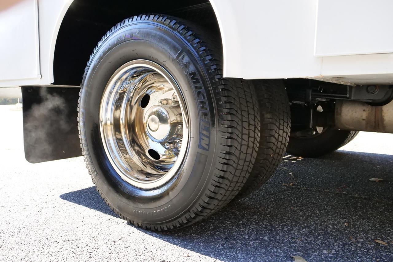 2017 Ford Super Duty F-350 XL / DRW / Reading SL Service Body! Lincolnton NC