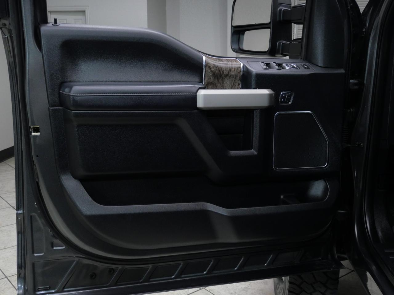 2017 Ford Super Duty F-450 DRW Lariat FX4 6.7L Power Stroke 4x4 Mansfield TX