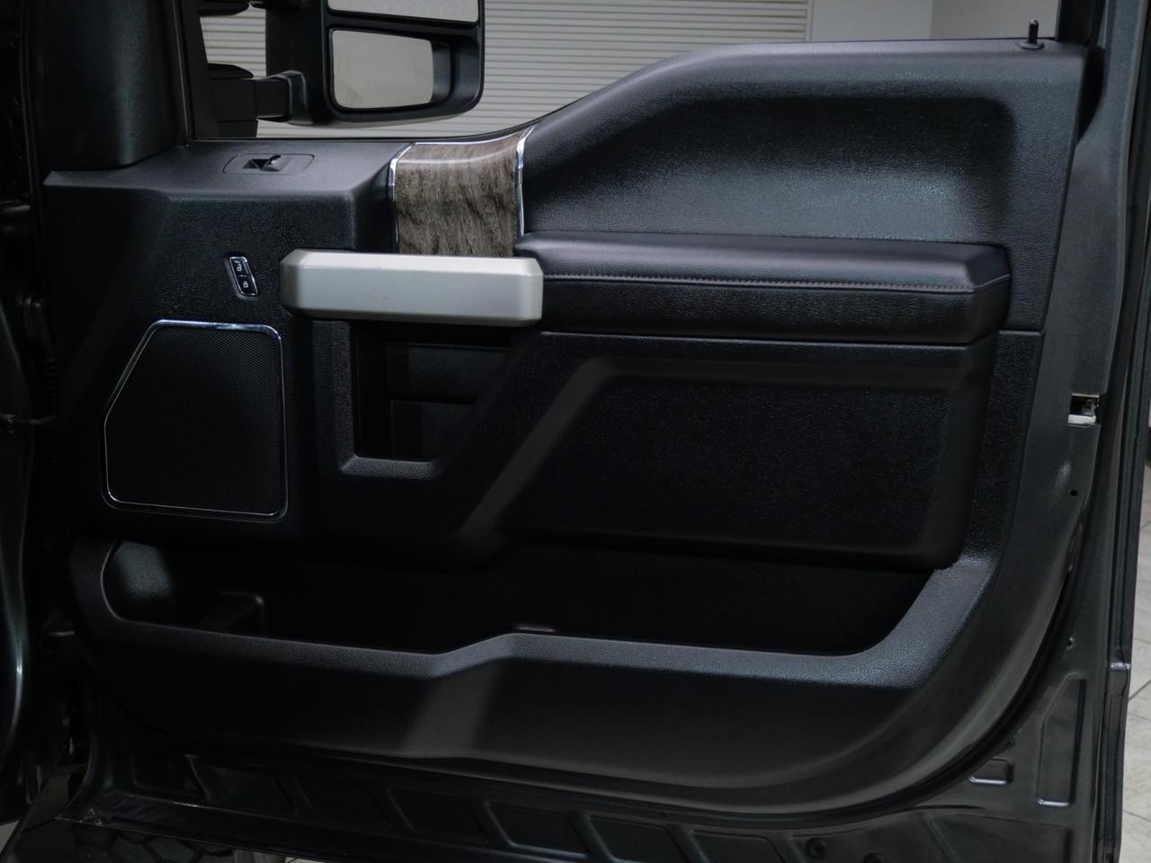 2017 Ford Super Duty F-450 DRW Lariat FX4 6.7L Power Stroke 4x4 Mansfield TX