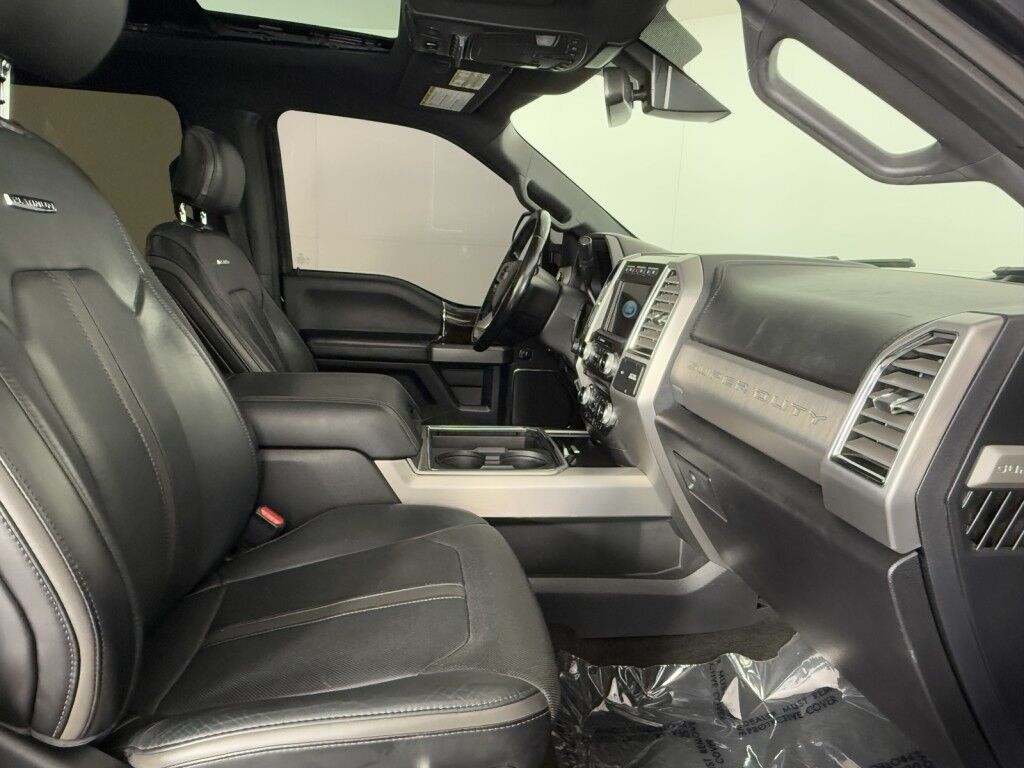 2017 Ford Super Duty F-450 DRW Platinum 4WD Crew Cab Ultimate w/FX4 Maumee OH