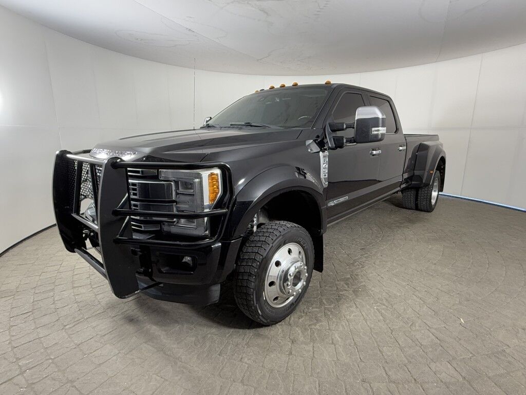 2017 Ford Super Duty F-450 DRW Platinum 4WD Crew Cab Ultimate w/FX4 Maumee OH