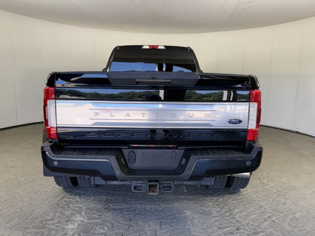 2017 Ford Super Duty F-450 DRW Platinum 4WD Crew Cab Ultimate w/FX4 Maumee OH