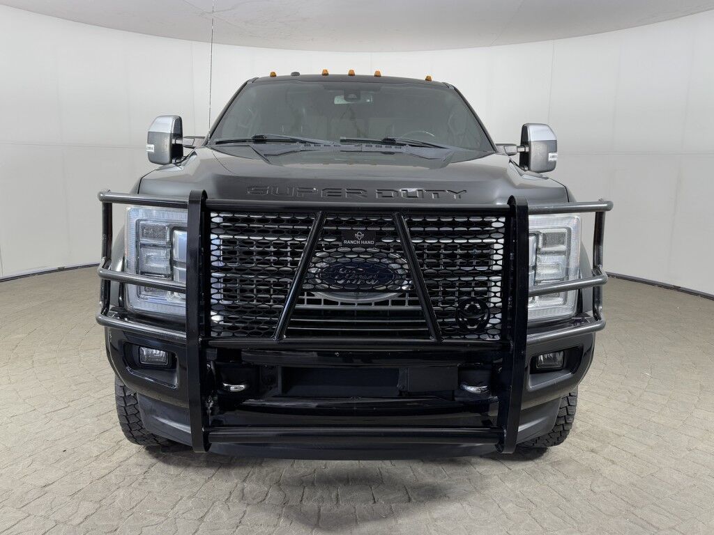 2017 Ford Super Duty F-450 DRW Platinum 4WD Crew Cab Ultimate w/FX4 Maumee OH