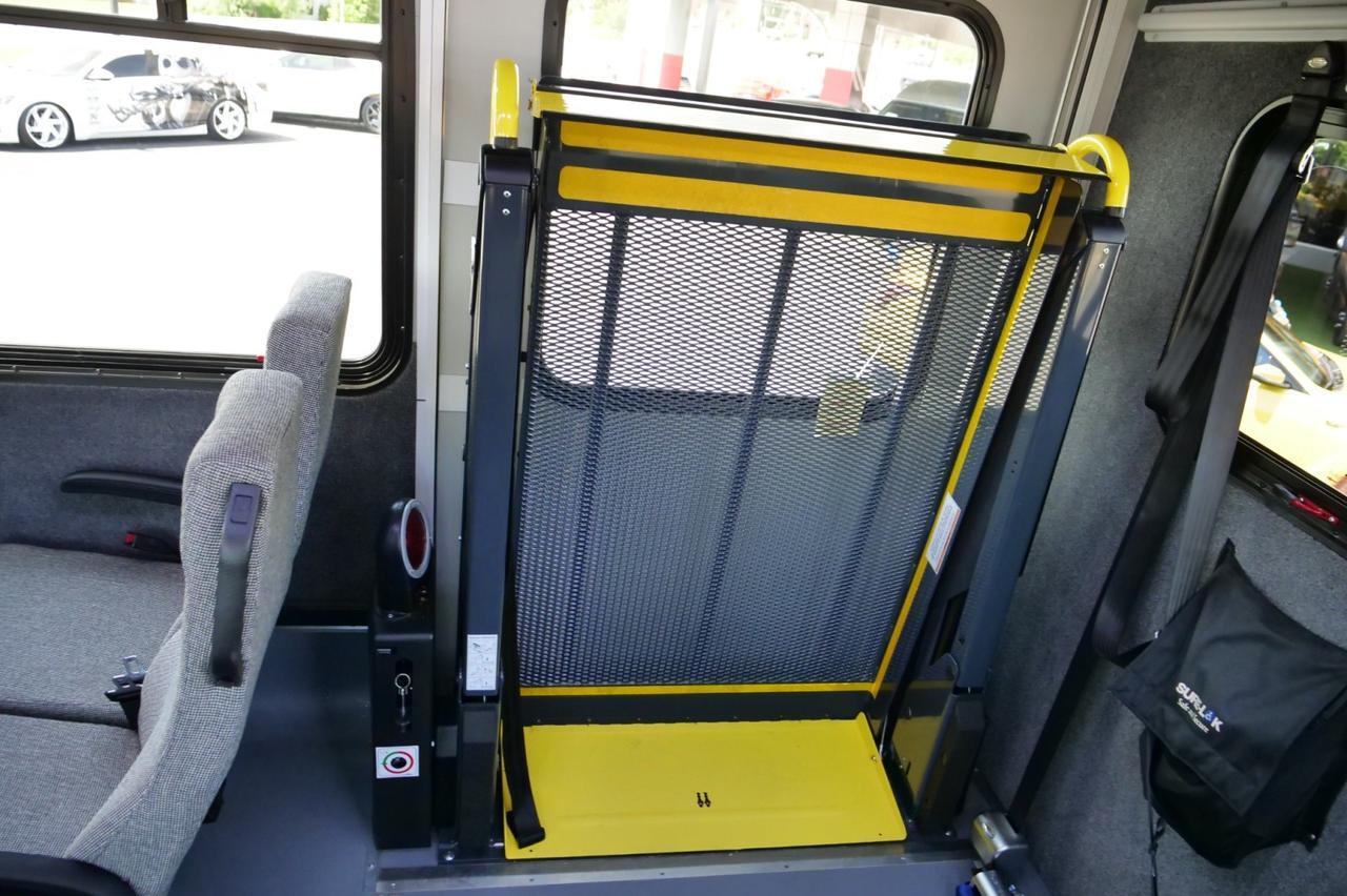 2017 Ford Super Duty F-550 DRW XL / Glaval Entourage Bus / Wheelchair Lift! Lincolnton NC