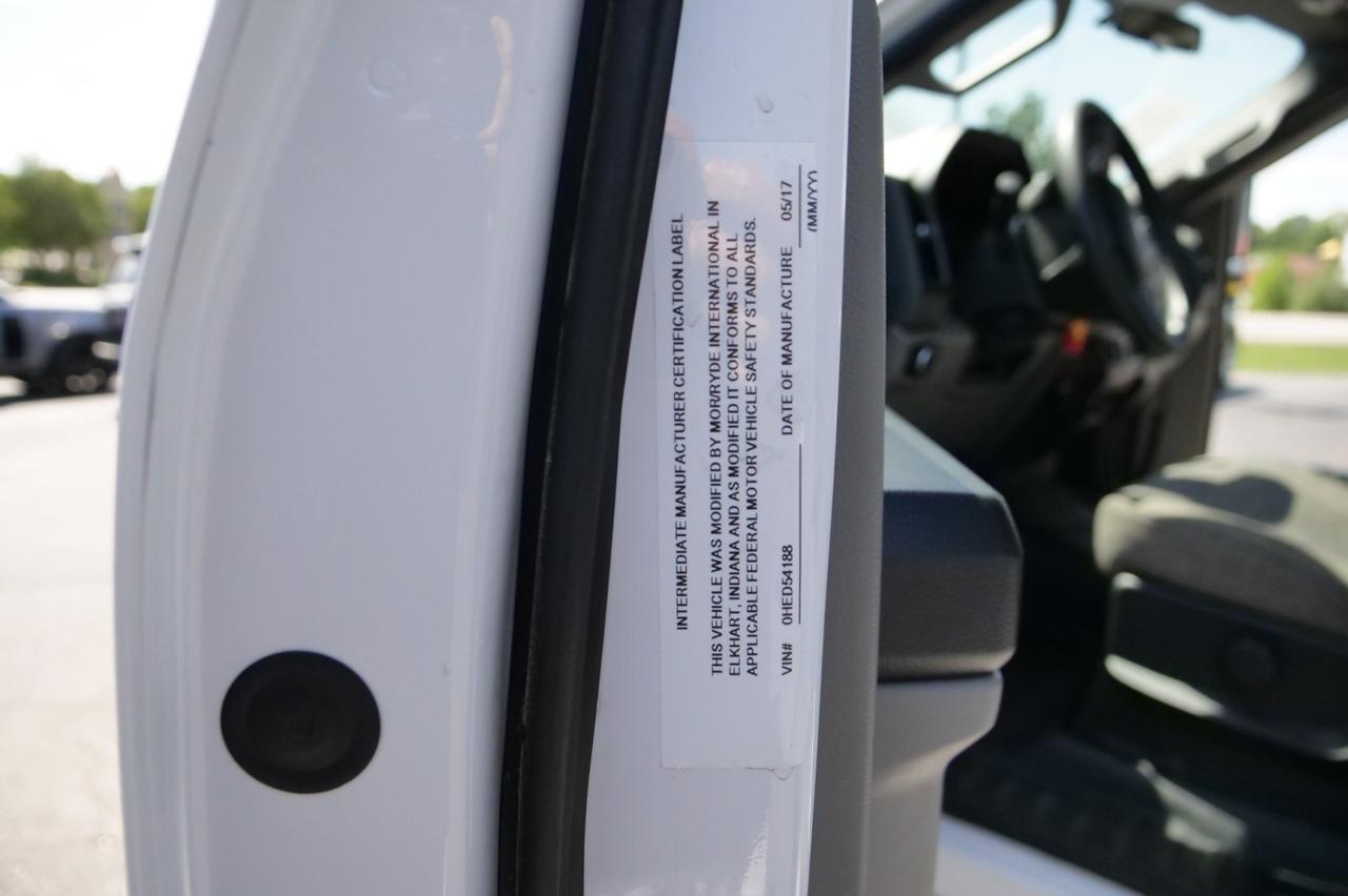 2017 Ford Super Duty F-550 DRW XL / Glaval Entourage Bus / Wheelchair Lift! Lincolnton NC